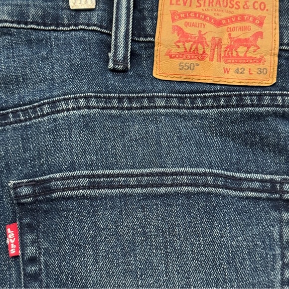 Levi’s 550 Relaxed Fit Tapered Jeans Men’s 42x30 (Measures 44x29) - Picture 3 of 7